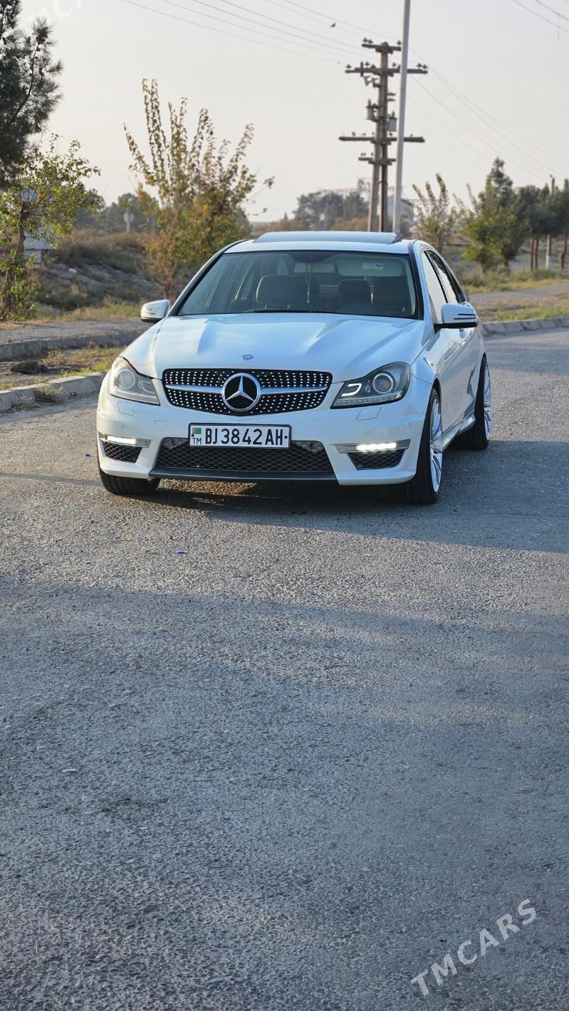 Mercedes-Benz C300 2010 - 200 000 TMT - Bedew - img 1