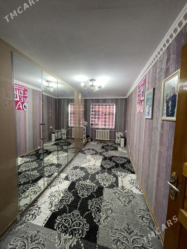 11mkr 3nji etaź 3komnat - 11 мкр - img 1