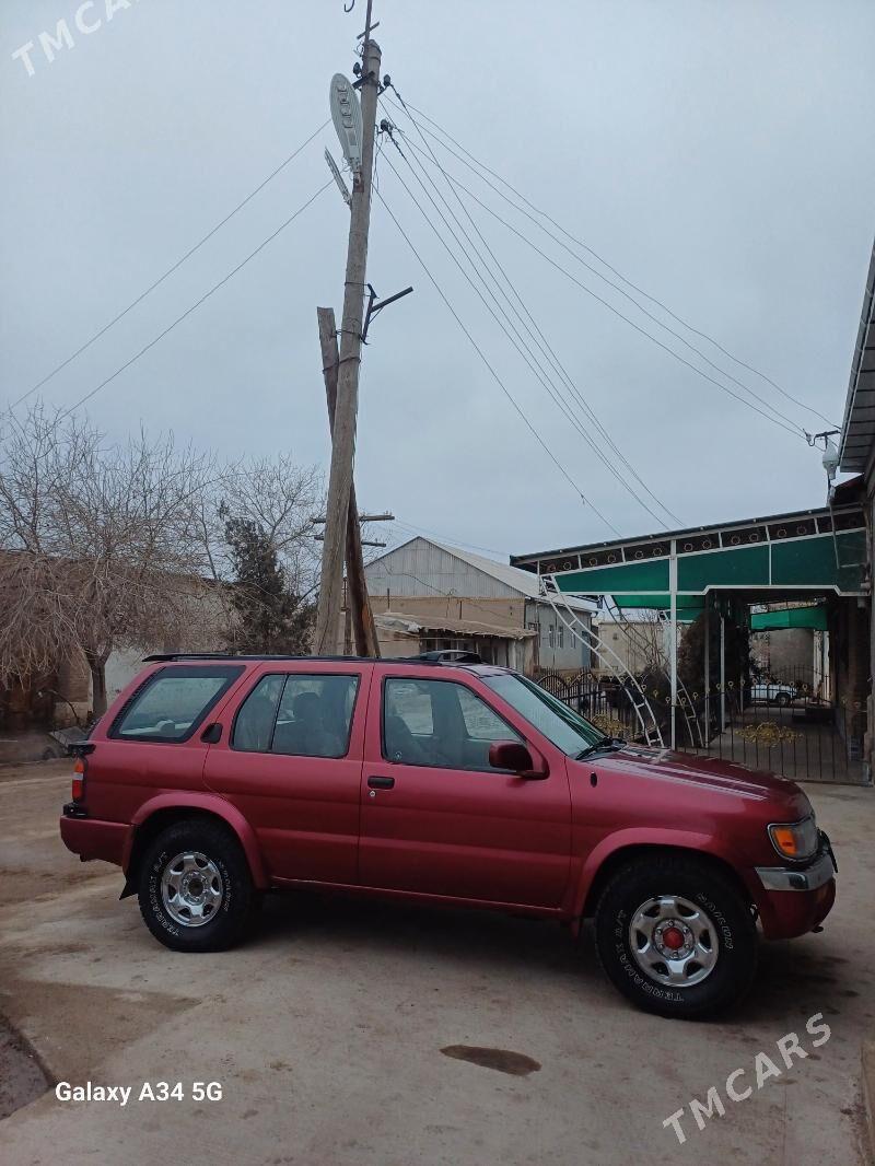 Nissan Pathfinder 1997 - 100 000 TMT - Гурбансолтан Едже - img 1