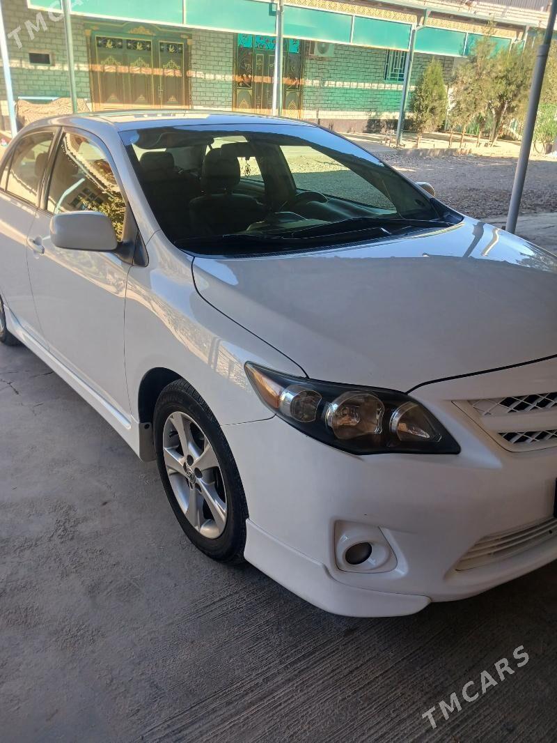 Toyota Corolla 2013 - 185 000 TMT - Дашогуз - img 1