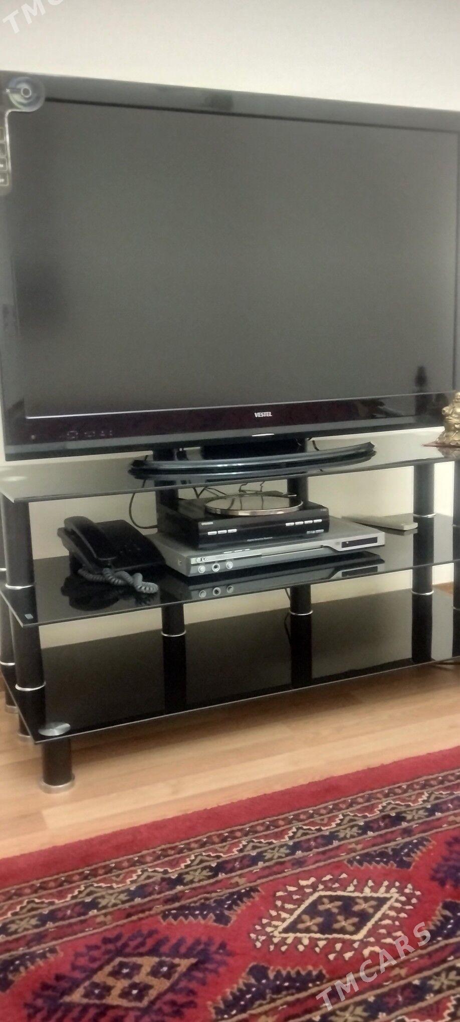 ковер и телевизор (haly telew - Podwoýski köç. (Bitarap Türkmenistan şaýoly) - img 1