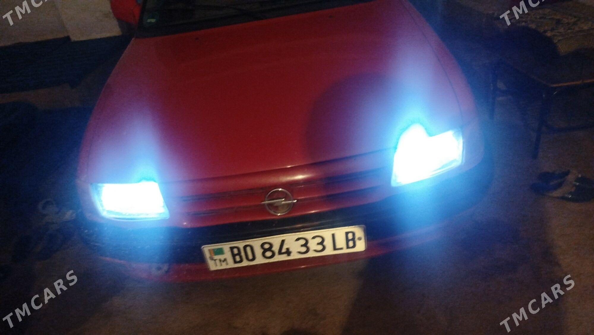 Opel Astra 1993 - 35 000 TMT - Фарап - img 1