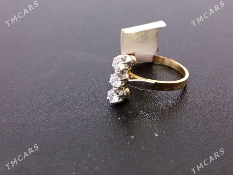 gyzyl yuzuk - Büzmeýin - img 1