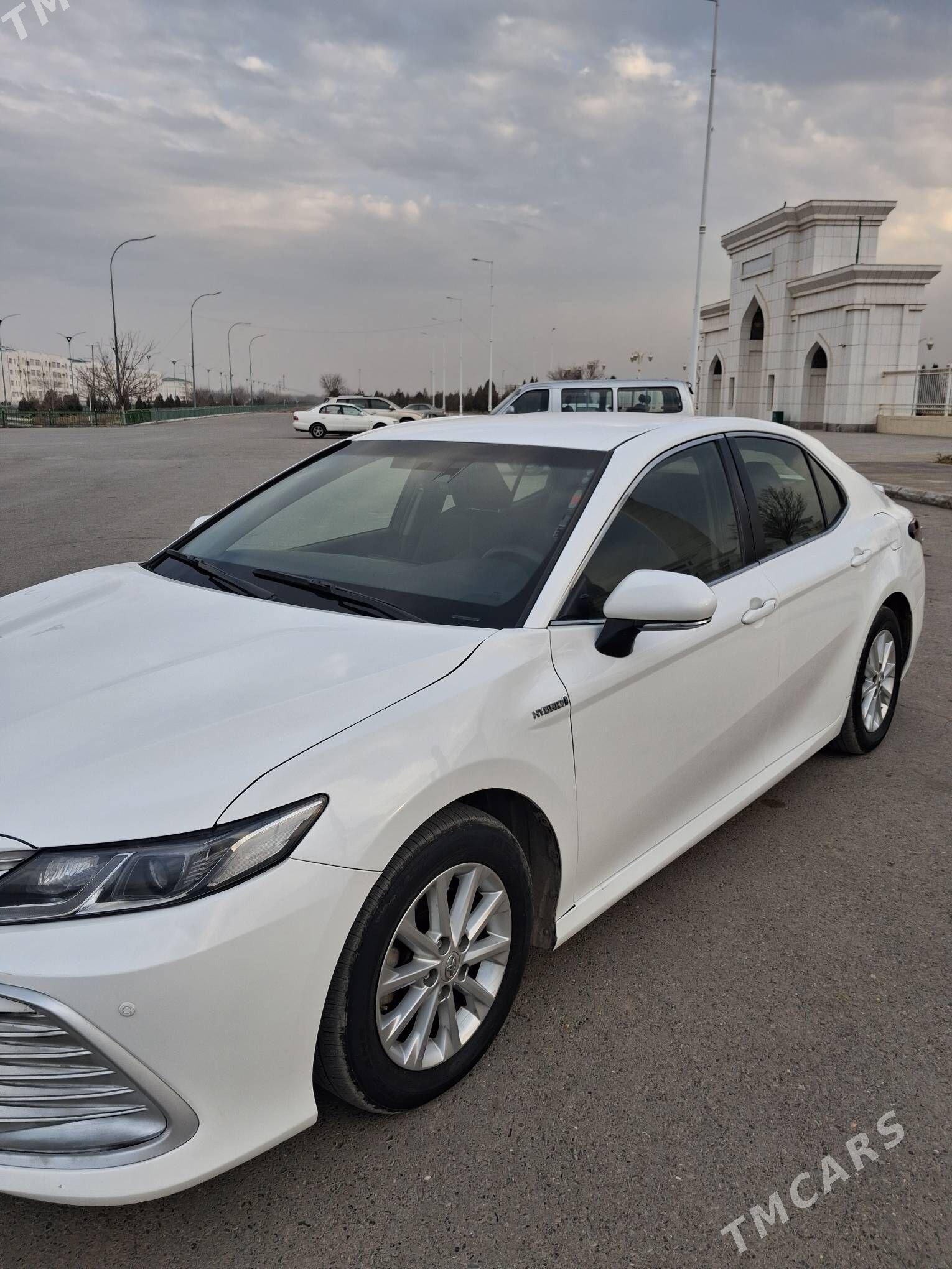 Toyota Camry Hybrid 2022 - 250 000 TMT - Дашогуз - img 1