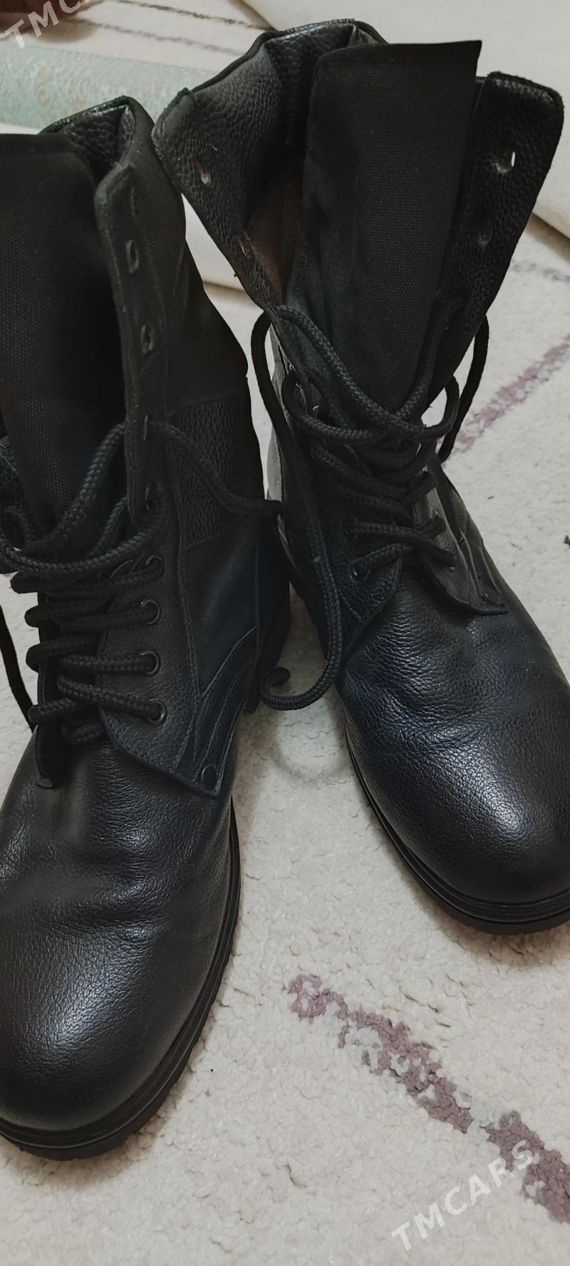 Ботинки 43 разм - Kim raýon - img 1