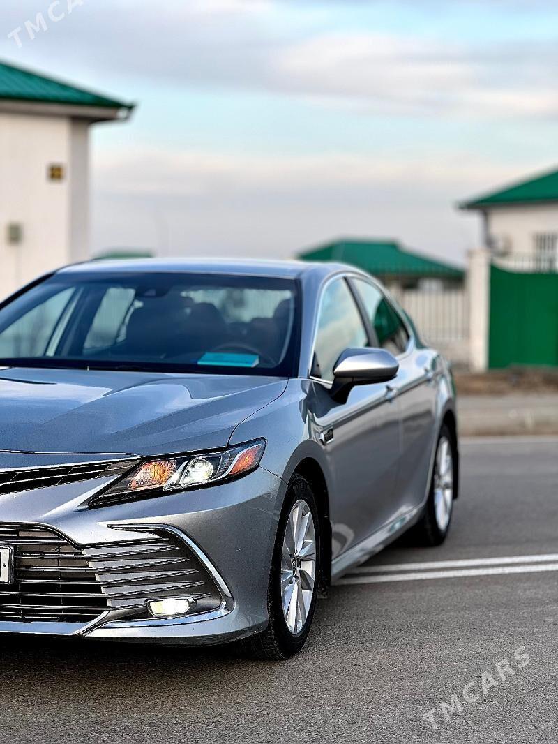 Toyota Camry 2022 - 315 000 TMT - Гёкдепе - img 1