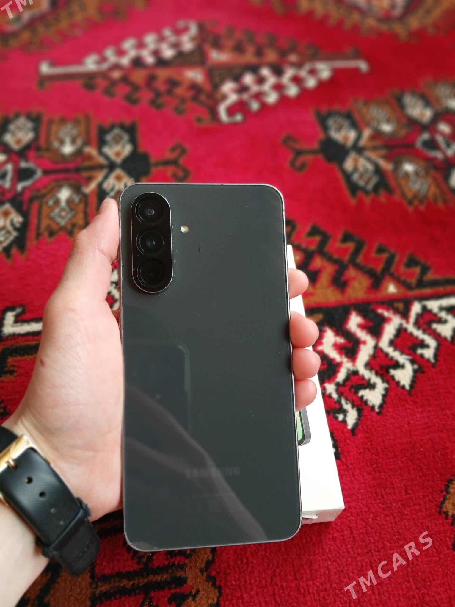 A56 5G - Mary - img 1