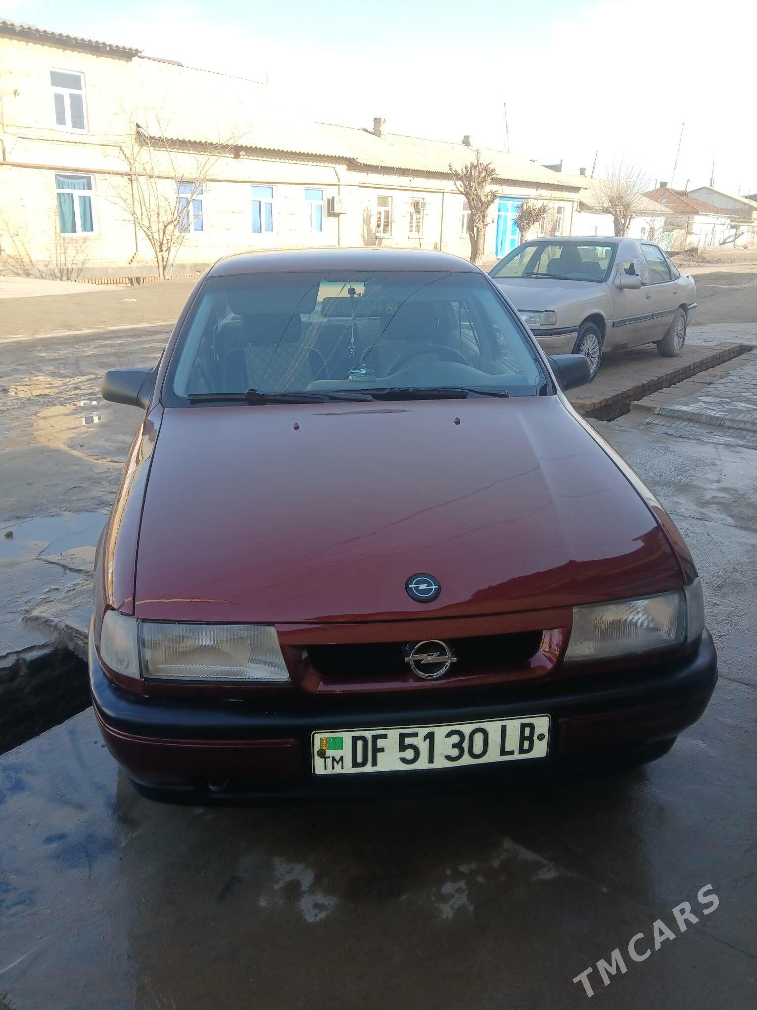 Opel Vectra 1989 - 52 000 TMT - Kerki - img 1