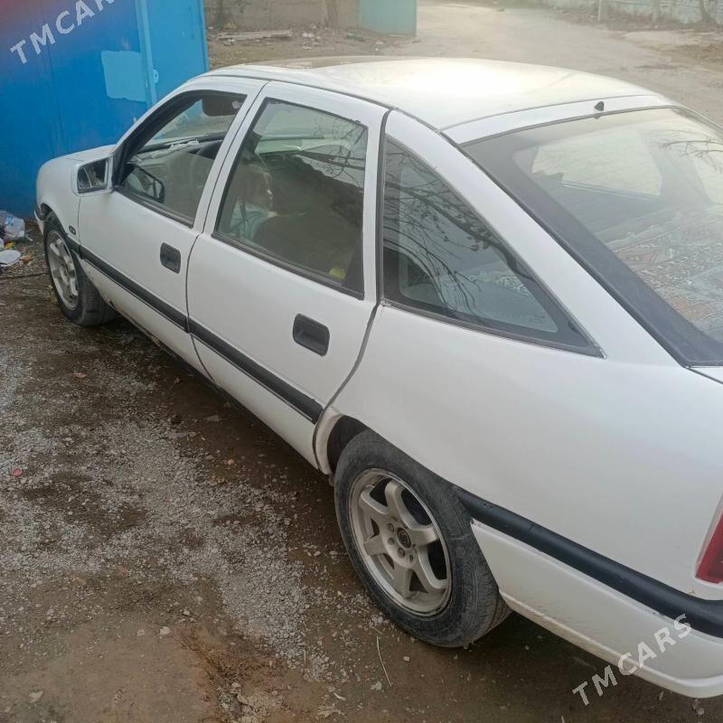 Opel Vectra 1992 - 30 000 TMT - Köşi - img 1