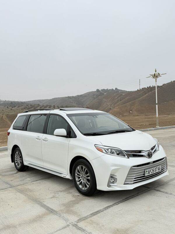 Toyota Sienna 2018 - 460 000 TMT - 30 mkr - img 1