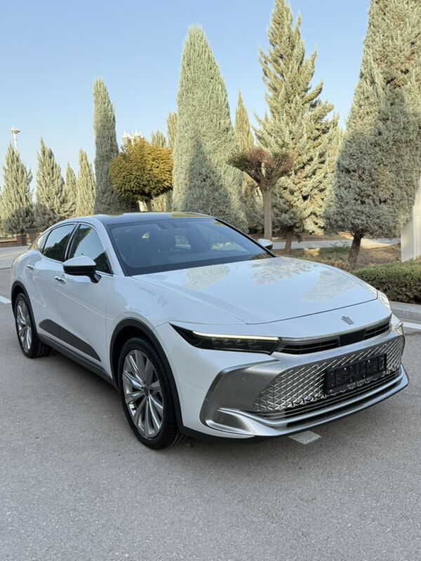 Toyota Crown 2024 - 760 000 TMT - 30 mkr - img 1