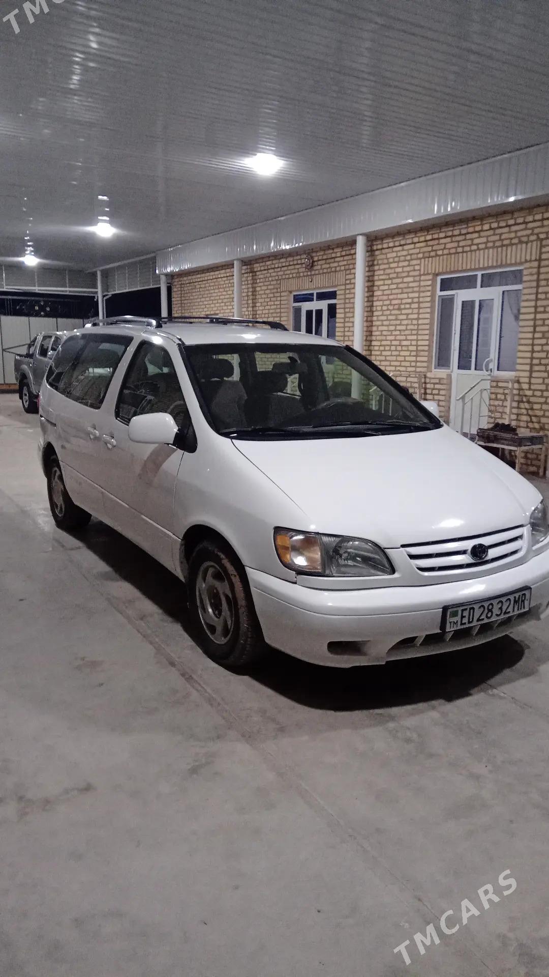 Toyota Sienna 2002 - 150 000 TMT - Мургап - img 1