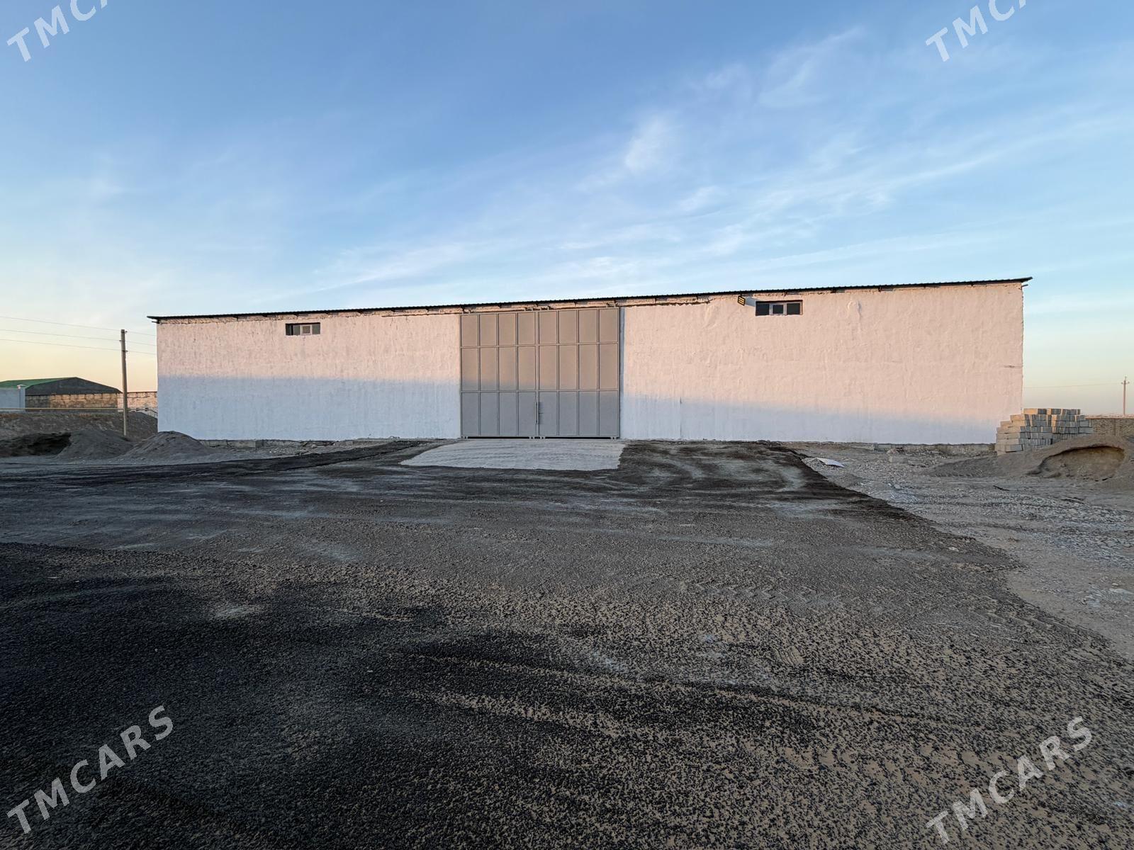 Arenda Pomesheniye 1000m2 - Aşgabat - img 1