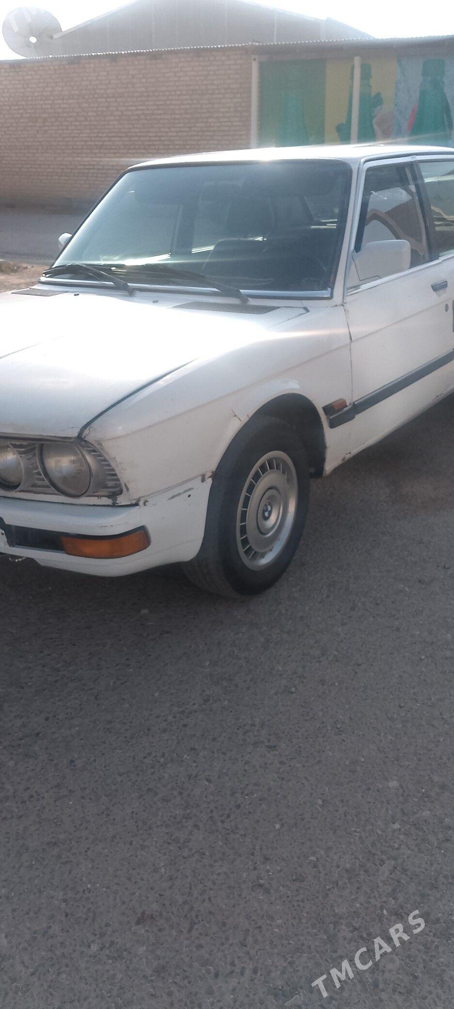 BMW 525 1985 - 14 000 TMT - Мары - img 1