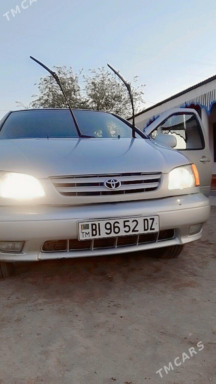 Toyota Sienna 2002 - 200 000 TMT - етр. Туркменбаши - img 1