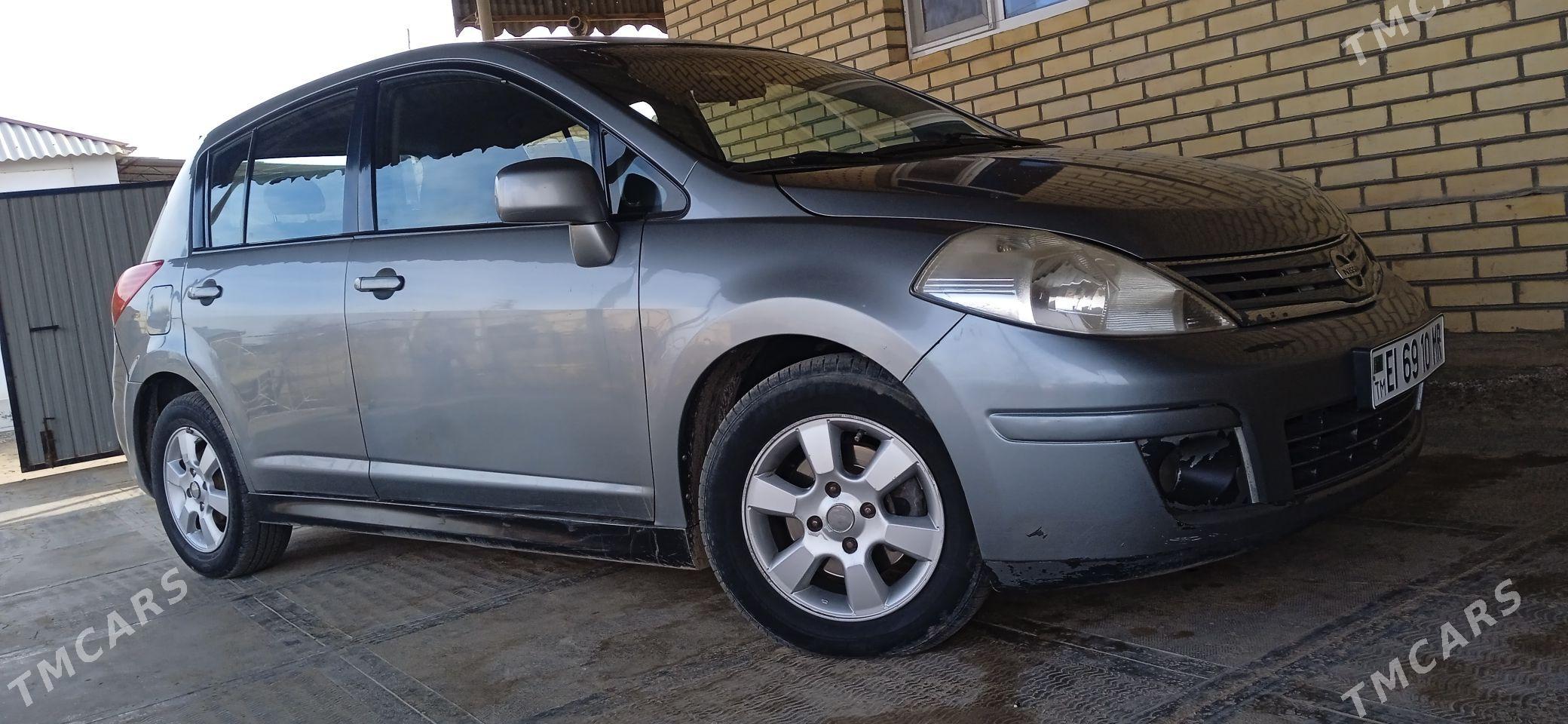 Nissan Versa 2010 - 115 000 TMT - Сакарчага - img 1