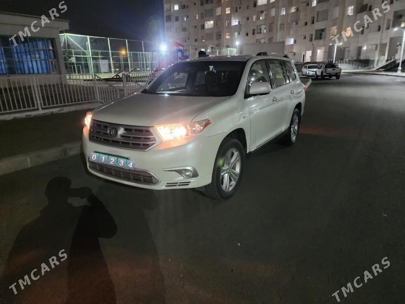 Toyota Highlander 2012 - 422 475 TMT - Moskowskiý köç. (10 ýyl abadançylyk şaýoly) - img 1