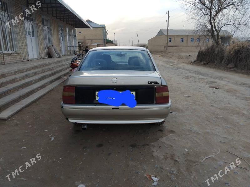 Opel Vectra 1992 - 25 000 TMT - Kerki - img 1