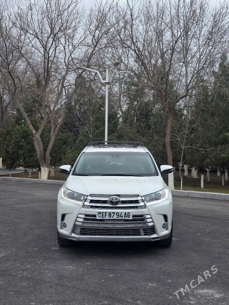 Toyota Highlander 2018 - 460 000 TMT - Бедев - img 1