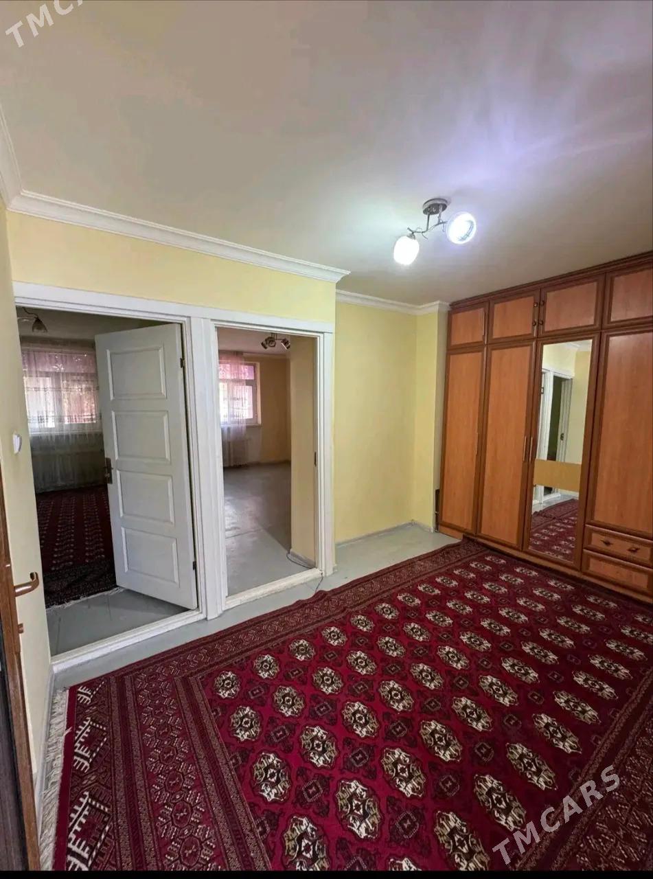 eyesinden 2 kom - Ашхабад - img 1