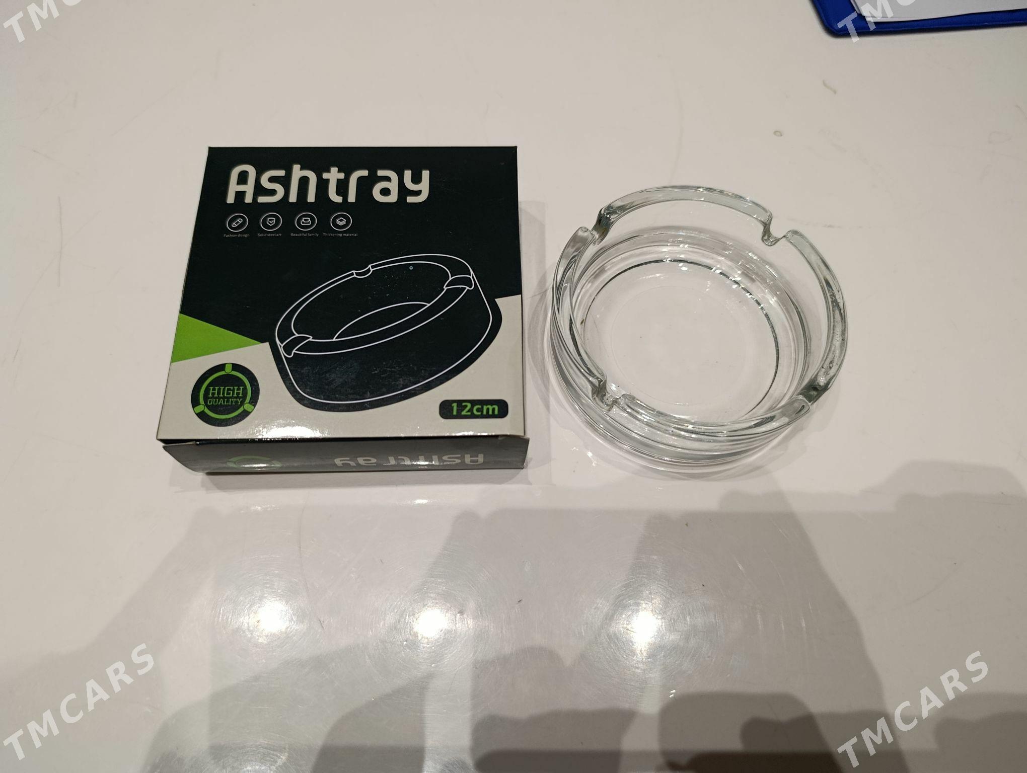 Пепельницы стеклянные - Moskowskiý köç. (10 ýyl abadançylyk şaýoly) - img 1