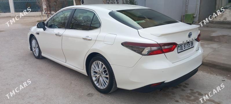 Toyota Camry Hybrid 2022 - 280 000 TMT - Балканабат - img 1