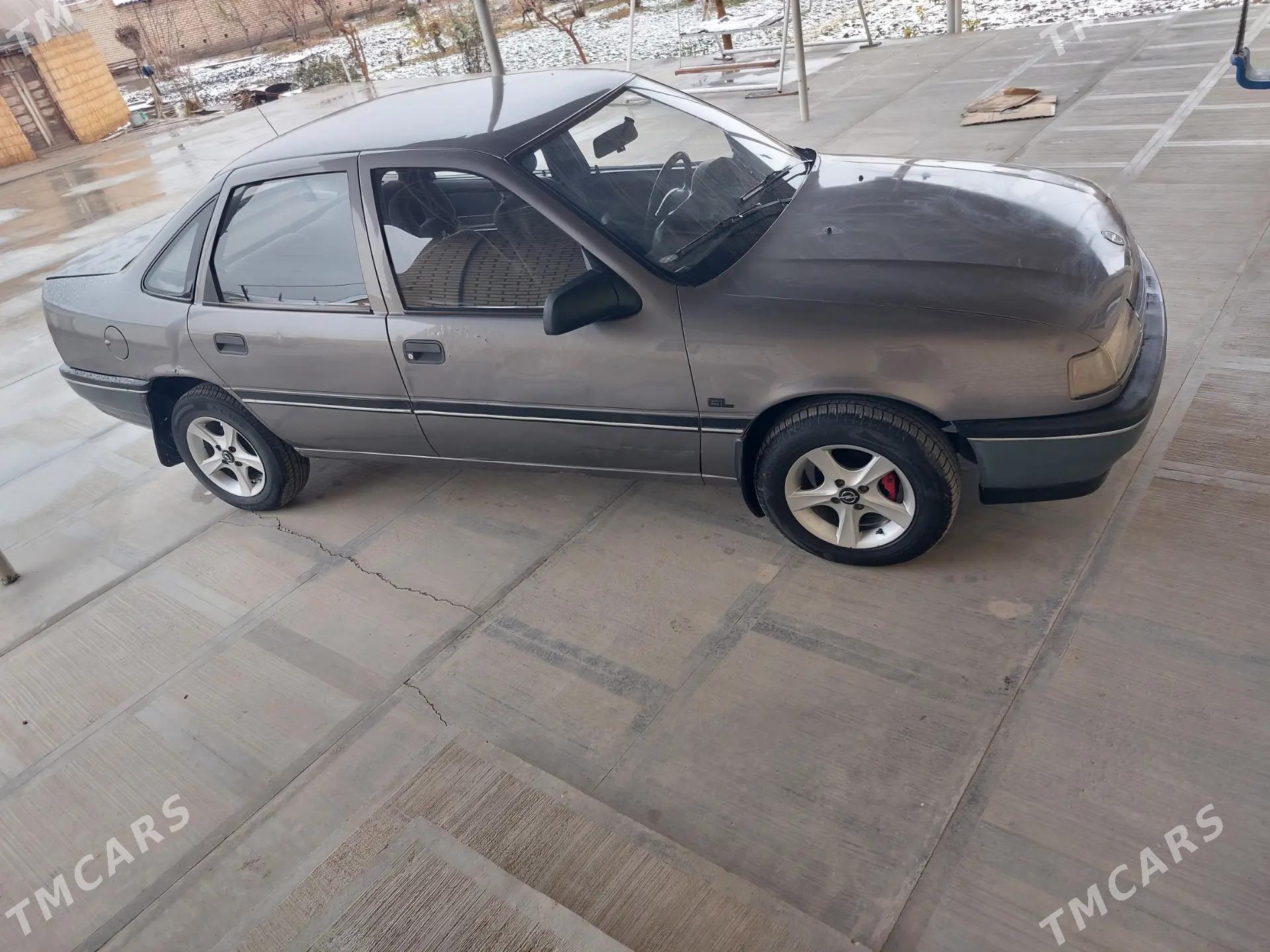 Opel Vectra 1989 - 37 800 TMT - Mary - img 1