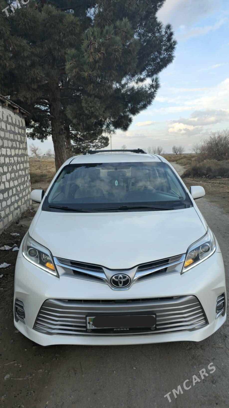 Toyota Sienna 2017 - 375 000 TMT - Ашхабад - img 1