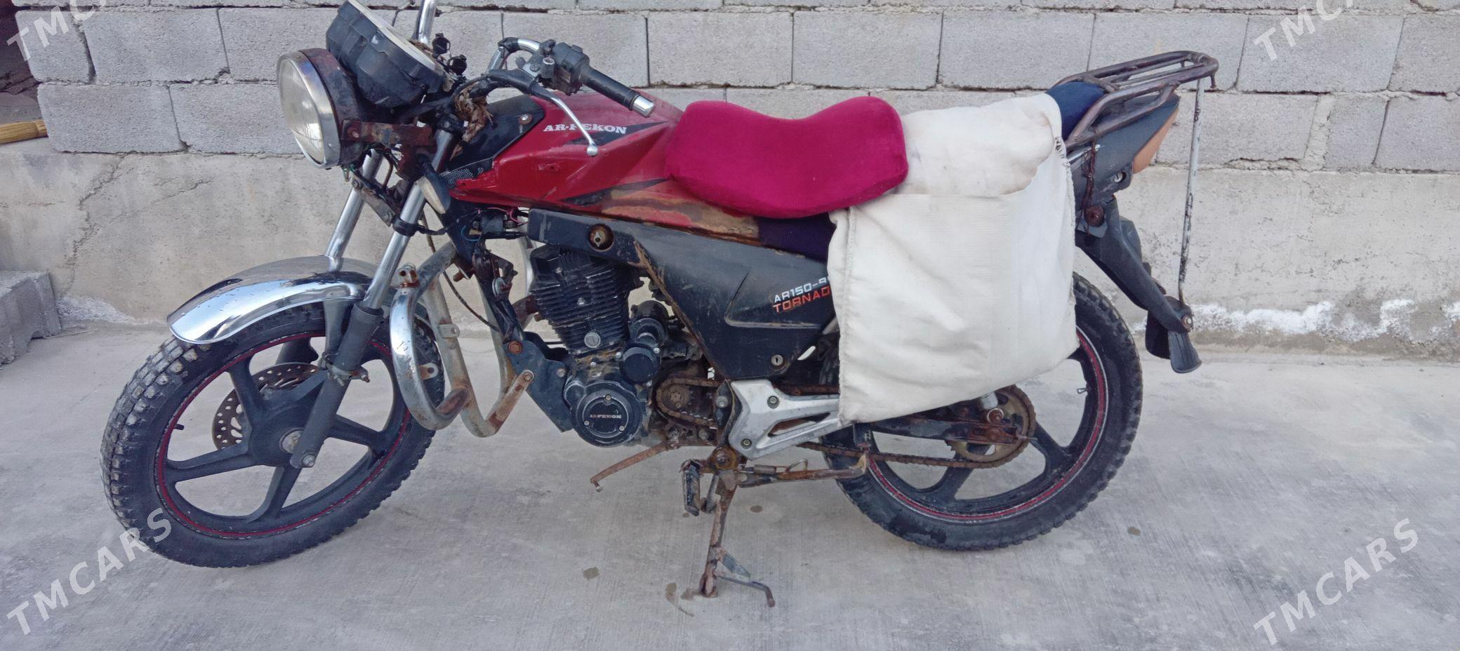 Fekon FK150-8G 2015 - 11 000 TMT - Bäherden - img 1