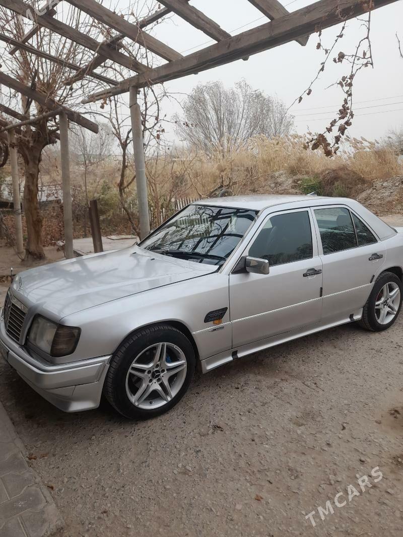 Mercedes-Benz E320 1993 - 75 000 TMT - Туркменабат - img 1