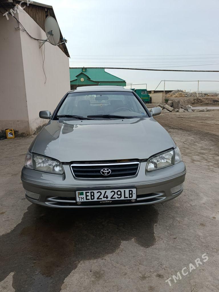 Toyota Camry 2000 - 200 000 TMT - Saýat - img 1
