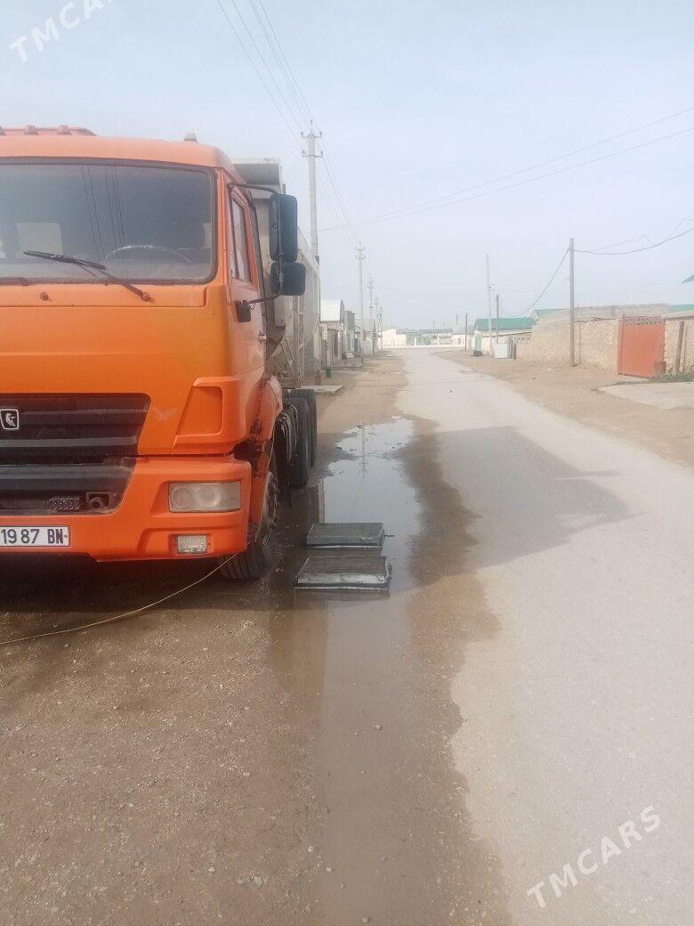 Kamaz Euro 3 2011 - 150 000 TMT - Джебел - img 1