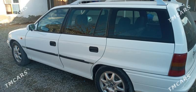 Opel Astra 1995 - 55 000 TMT - Бахарден - img 1