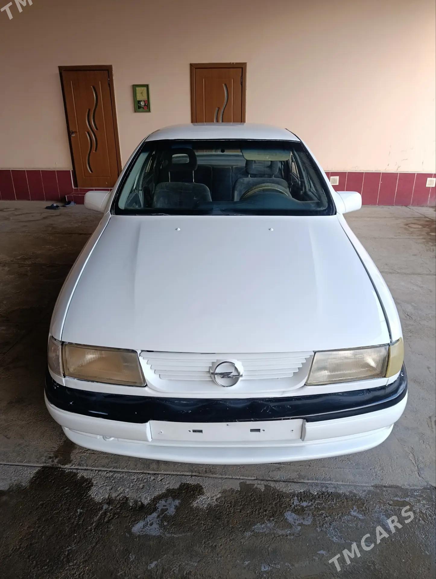 Opel Vectra 1990 - 26 000 TMT - Сакар - img 1