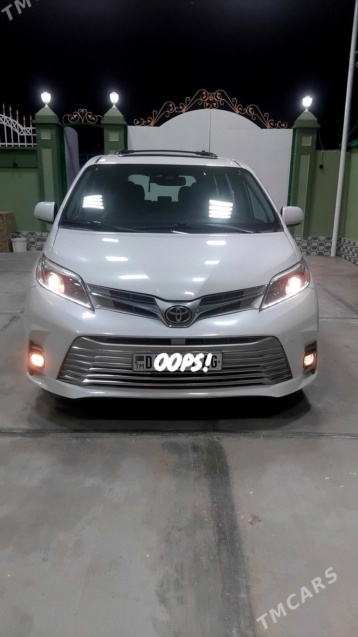 Toyota Sienna 2019 - 530 000 TMT - Aşgabat - img 1