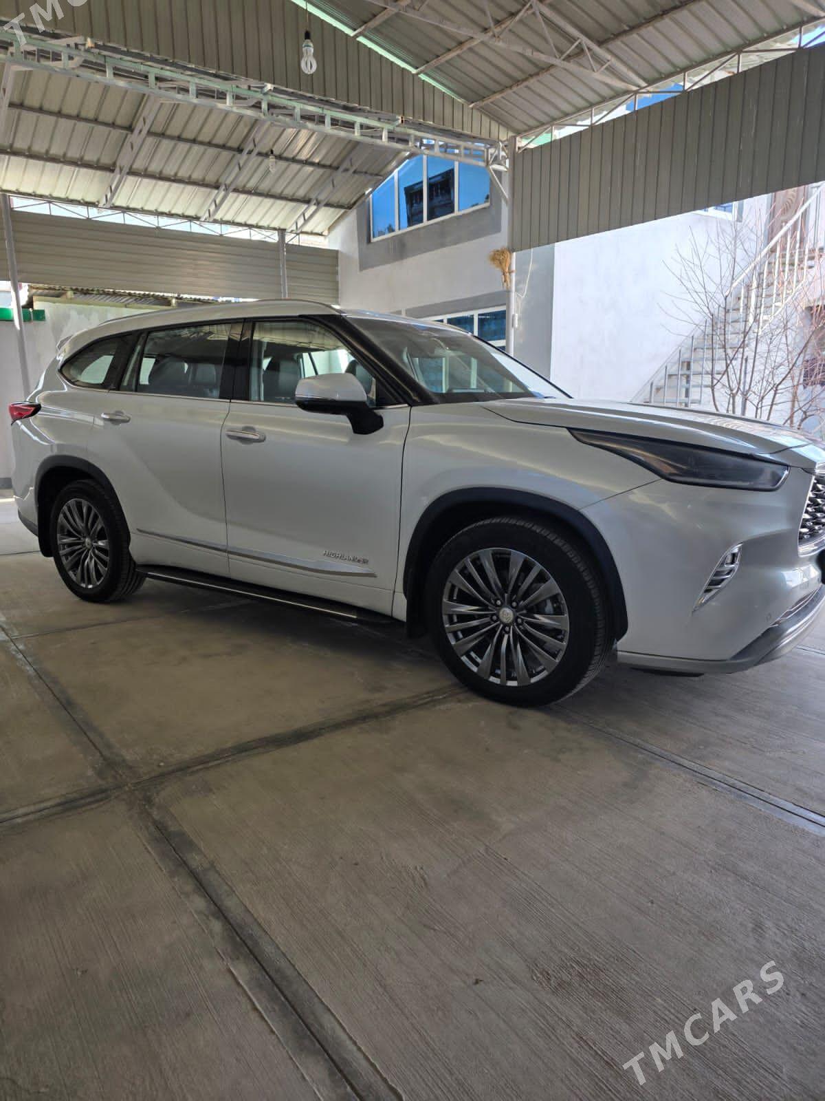 Toyota Highlander 2022 - 680 000 TMT - Aşgabat - img 1