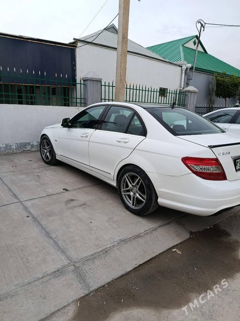 Mercedes-Benz C350 2010 - 170 000 TMT - Кака - img 1