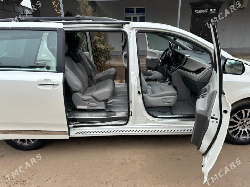 Toyota Sienna 2019 - 450 000 TMT - Шабатский этрап - img 1