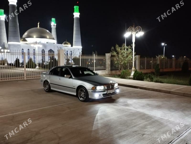 BMW E39 2001 - 150 000 TMT - Балканабат - img 1