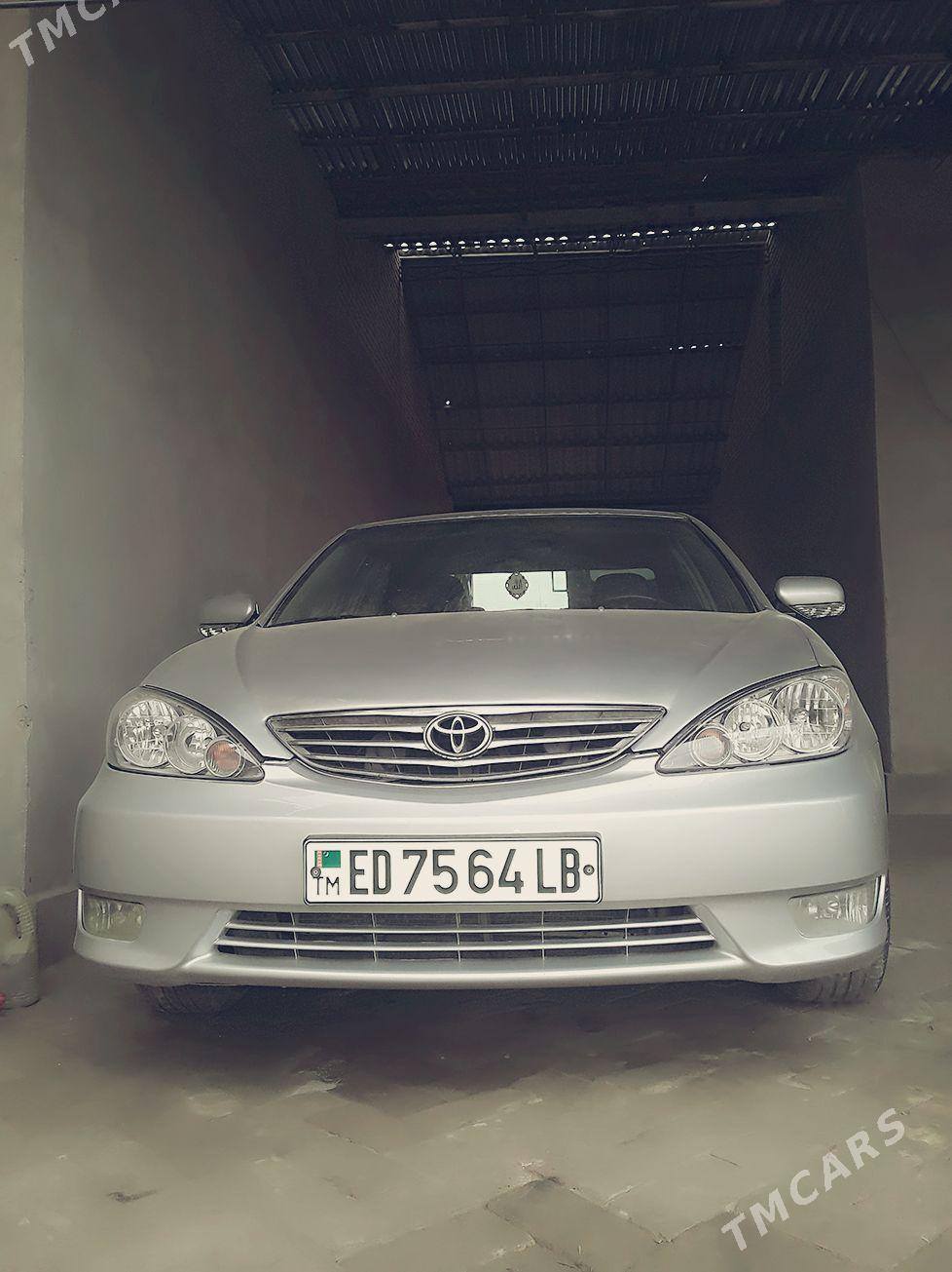 Toyota Camry 2004 - 175 000 TMT - Halaç - img 1