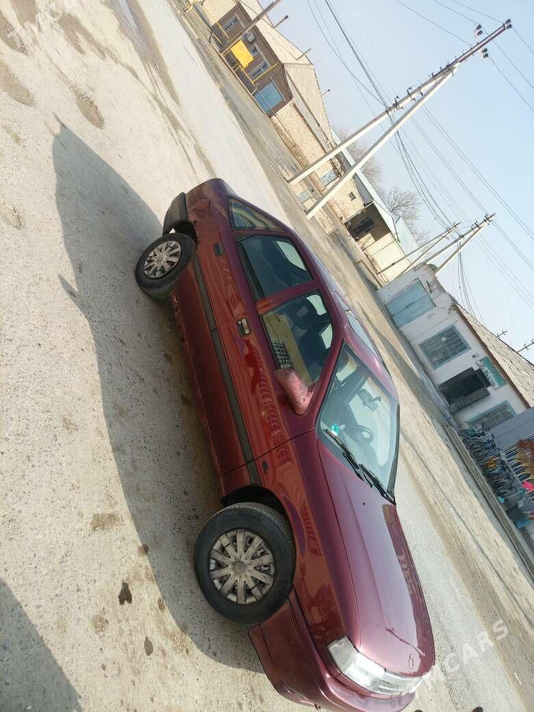 Opel Vectra 1992 - 27 000 TMT - Бахарден - img 1
