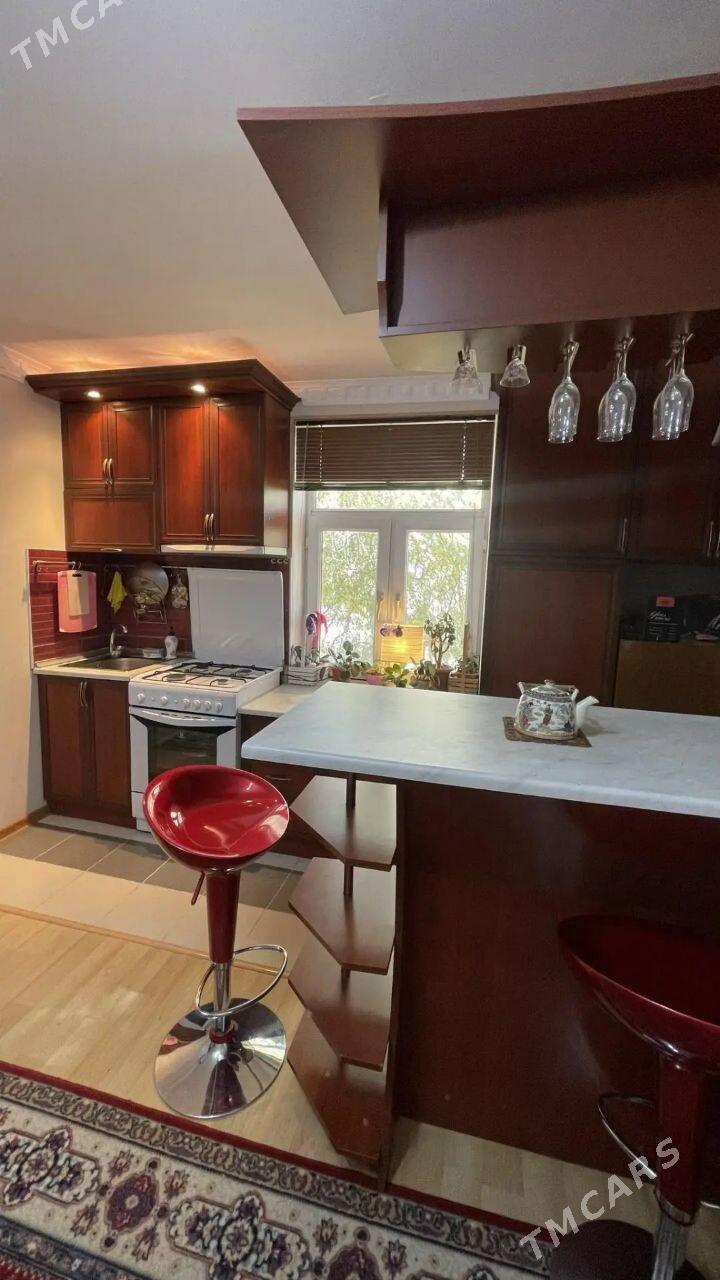 Центр, 1 ком в2 - 30 мкр - img 1