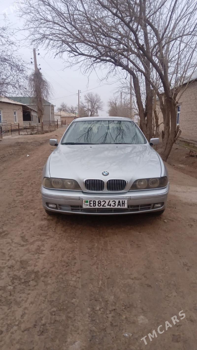 BMW E39 1996 - 85 000 TMT - Бабадайхан - img 1