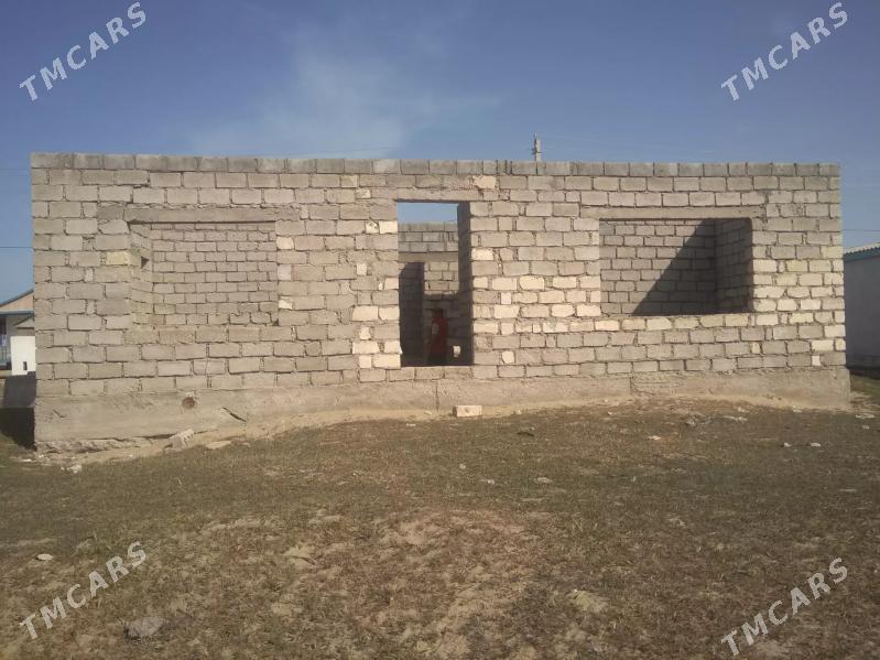 Jay - Esenguly - img 1