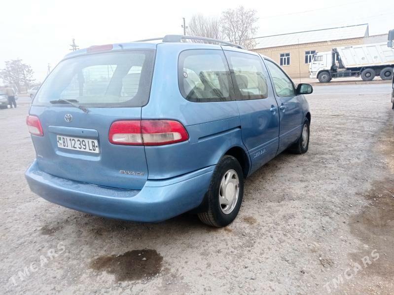 Toyota Sienna 2002 - 170 000 TMT - Saýat - img 1