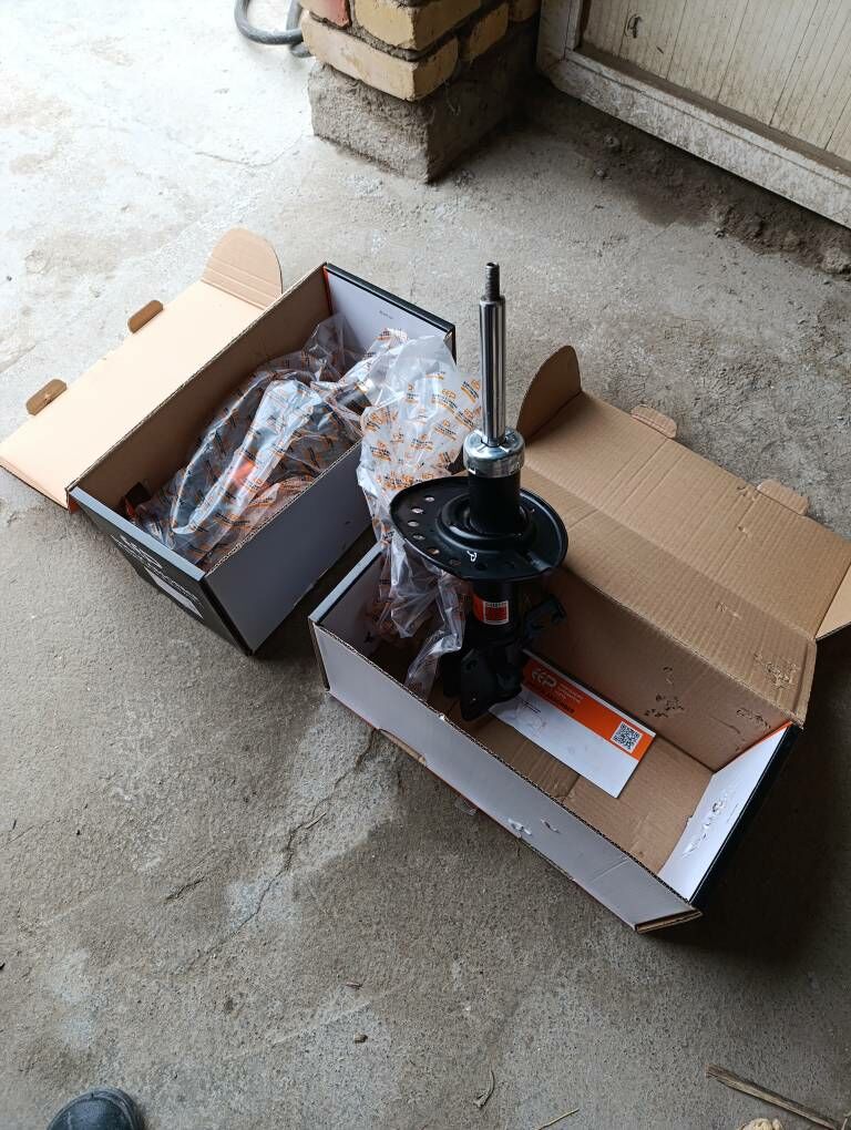 amortizator Nissan sentra 350 TMT - Туркменабат - img 1