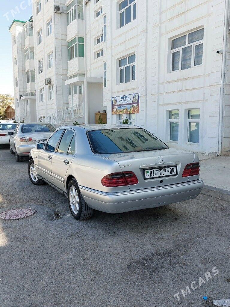 Mercedes-Benz E320 1998 - 115 000 TMT - Махтумкули - img 1