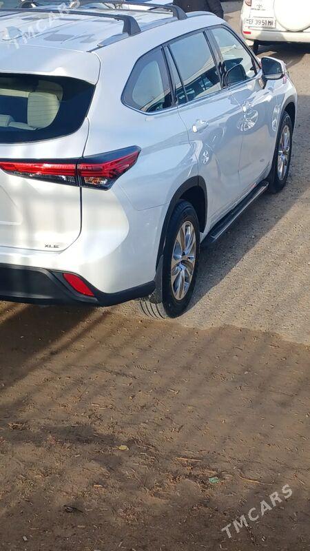 Toyota Highlander 2022 - 570 000 TMT - Мары - img 1