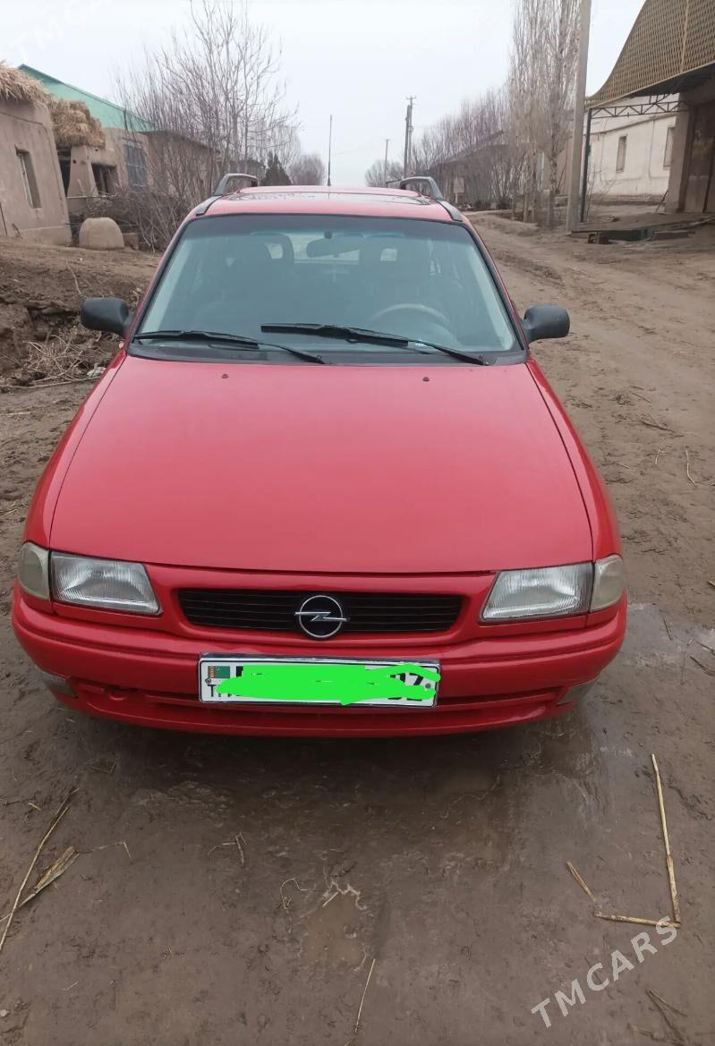 Opel Astra 1995 - 40 000 TMT - Гурбансолтан Едже - img 1