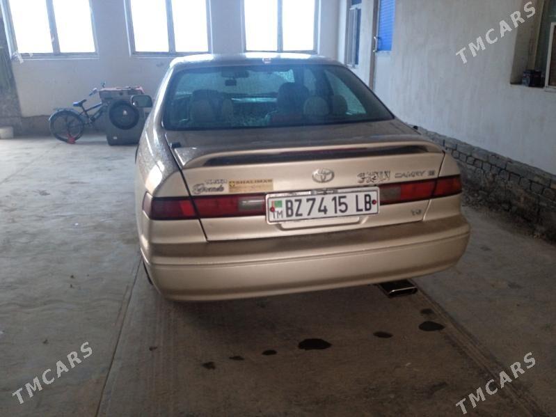 Toyota Camry 1998 - 135 000 TMT - Дянев - img 1